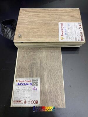 Sàn SPC Royal Crystal RCDW104-3 Đế Cao Su 4 Sàn SPC Royal Crystal RCDW104-3 đế cao su